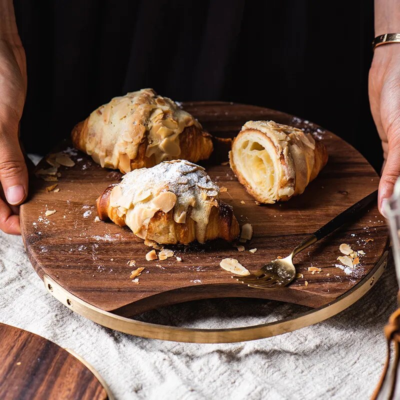 Round Wooden Cutting Board with Unique Handle design